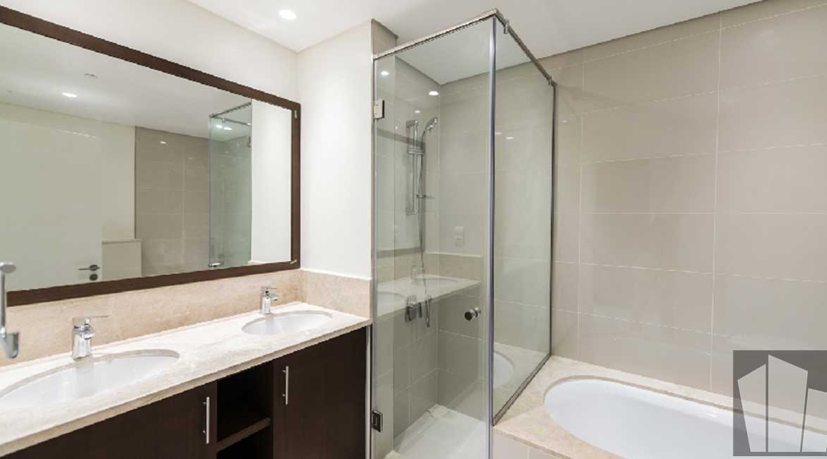 BLVD Crescent Apartments Downtown Dubai Washroom